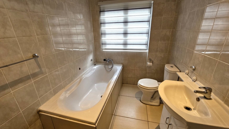 To Let 3 Bedroom Property for Rent in Melodie North West